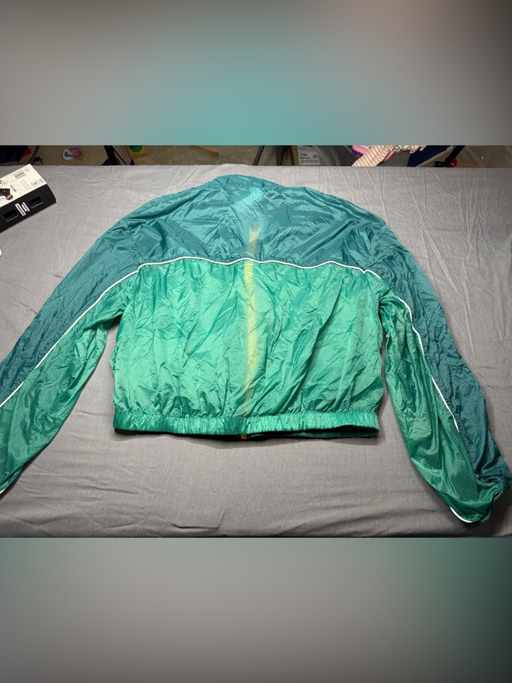 Fabletics Green Windbreaker Rain Jacket with Yellow Zip - Picture 3 of 3